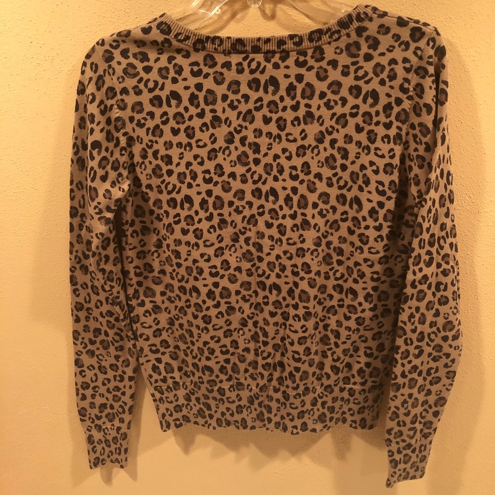 Leopard print button down sweater - Picture 4 of 4